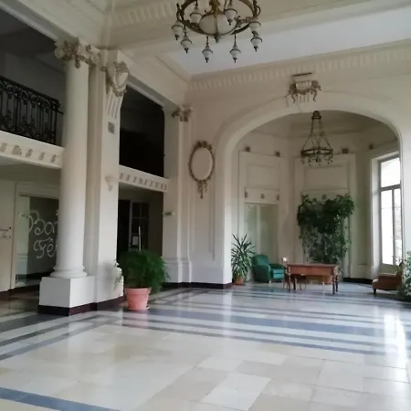 T2 Bis Luchon Palace *