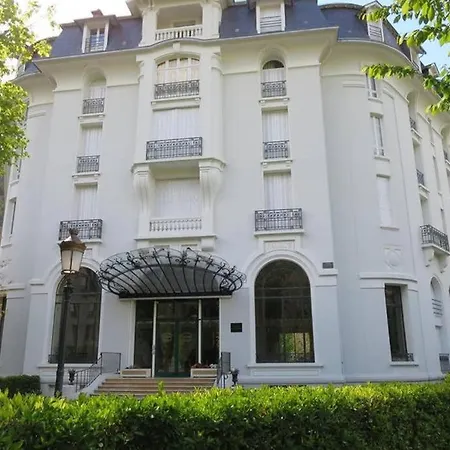 T2 Bis Luchon Palace